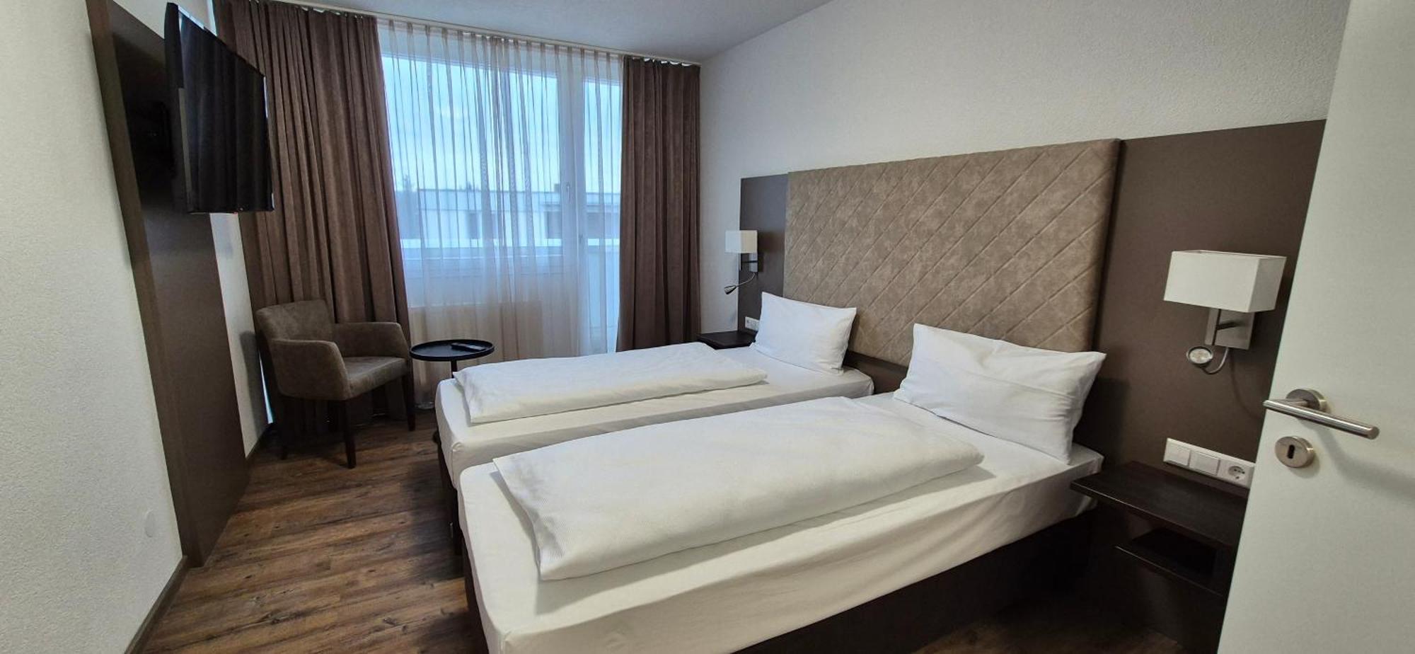 Melvi Hotel Гёппинген Экстерьер фото
